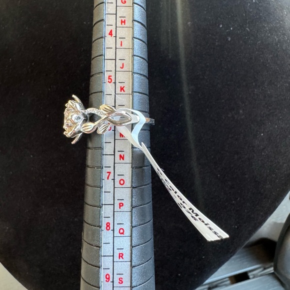 SOLD. Solitaire Moissanite Floral Ring 1.2 ct in 925 Sterling Silver - Picture 2 of 6